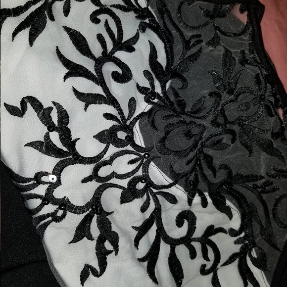 Stunning evening gown ❤️‍🔥 - Picture 3 of 3